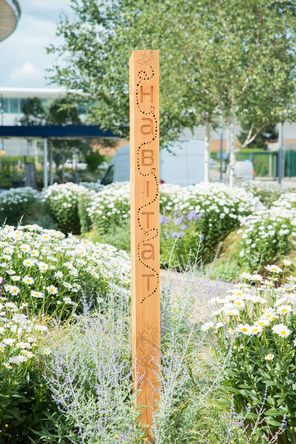 Large Bee Post