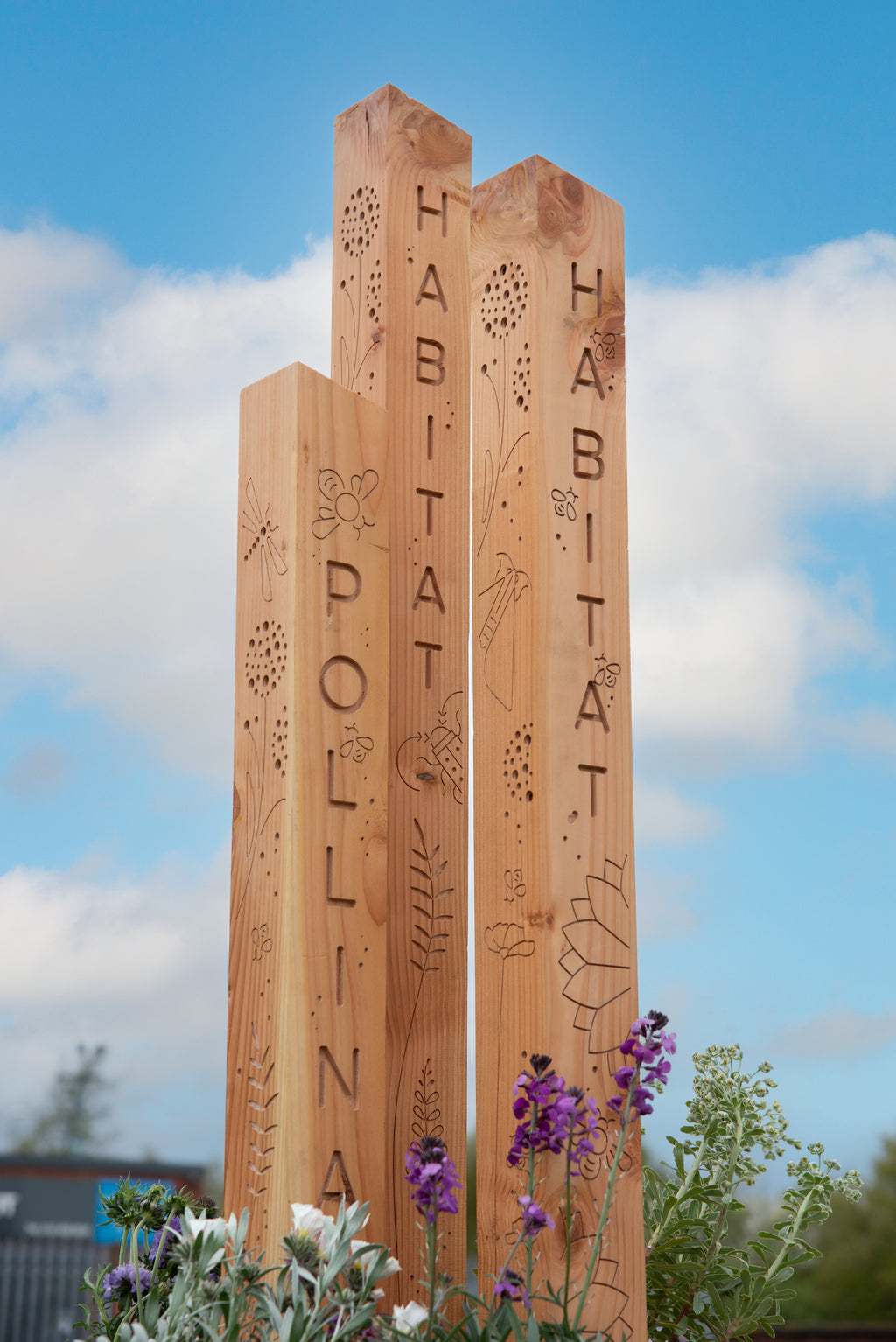 Custom Bee Post